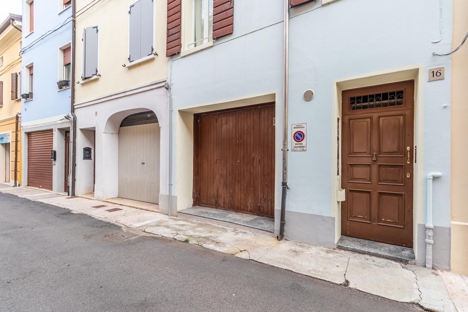 Ca 'Pico With Wifi-Few Steps From Center Appartement Mirandola Buitenkant foto